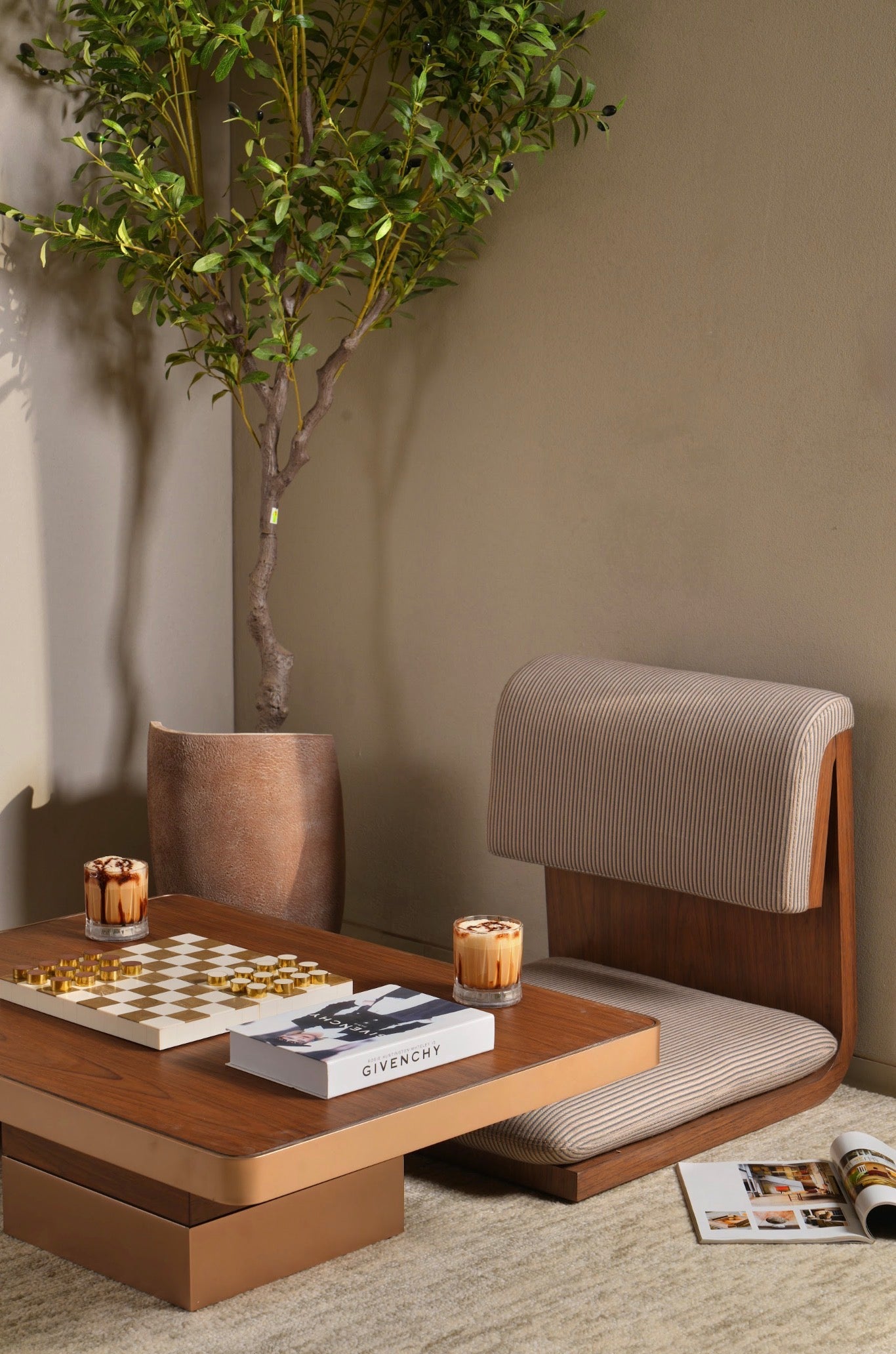 Central Perk Low Dining Set