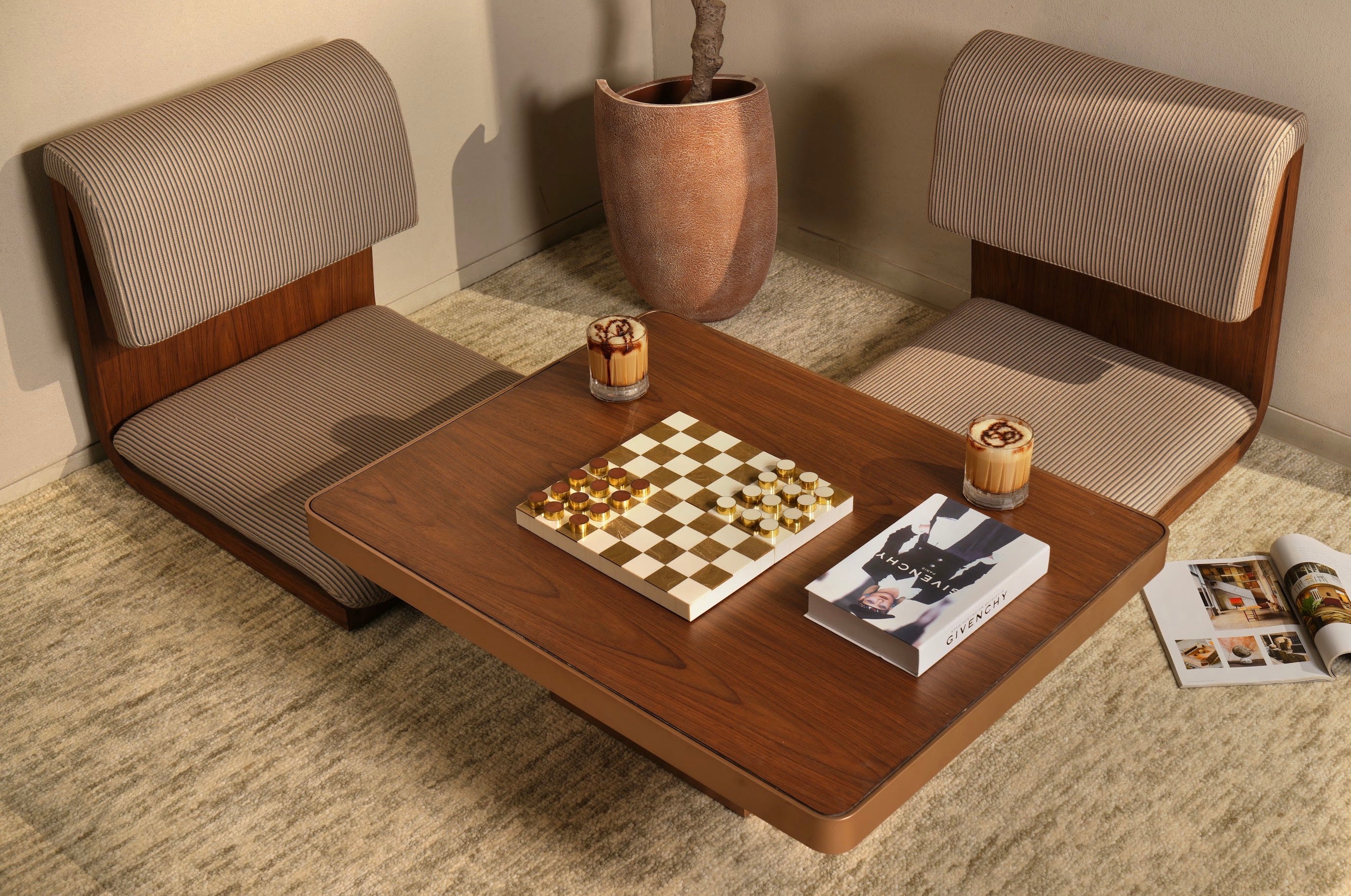 Central Perk Low Dining Set