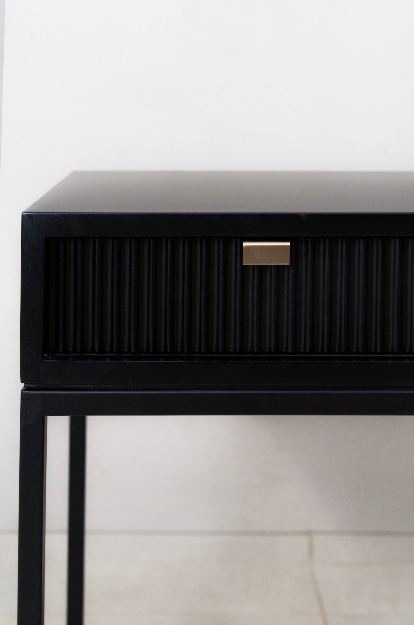 Midnight Perch Console